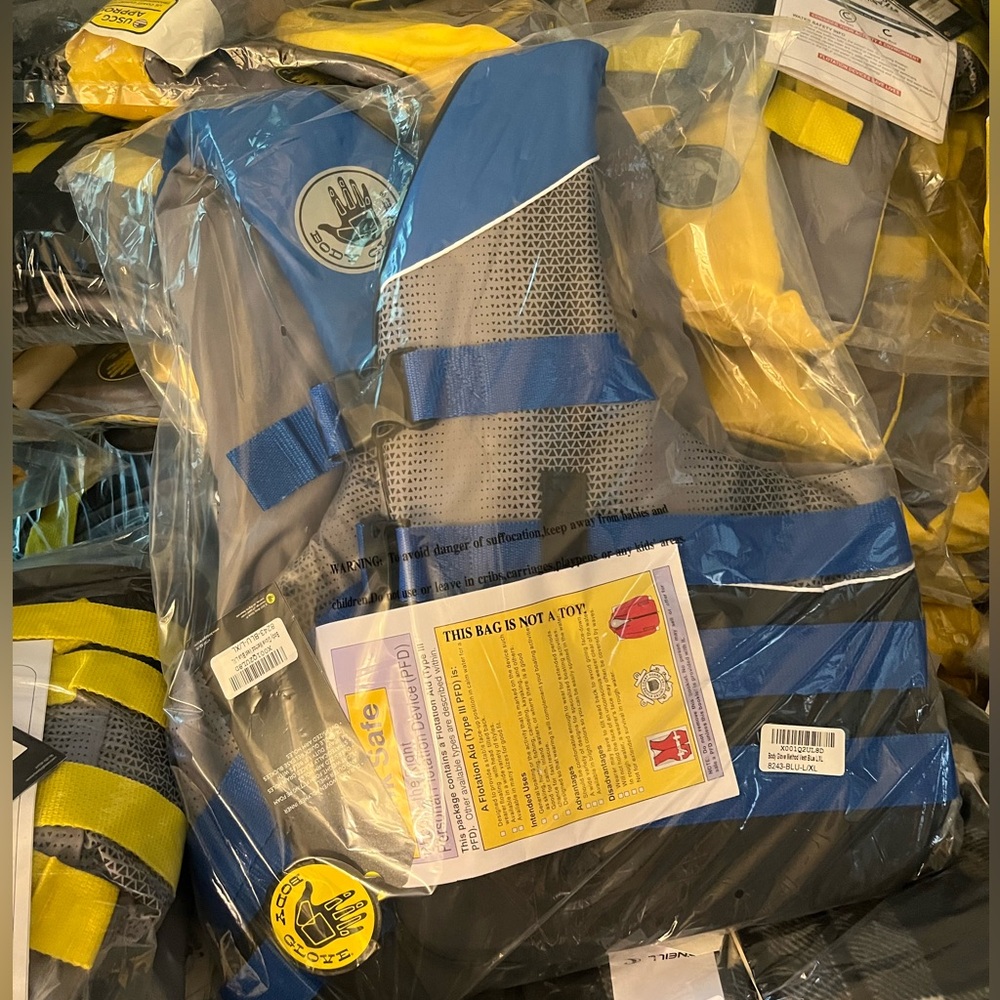 L/XL Body Glove life jacket